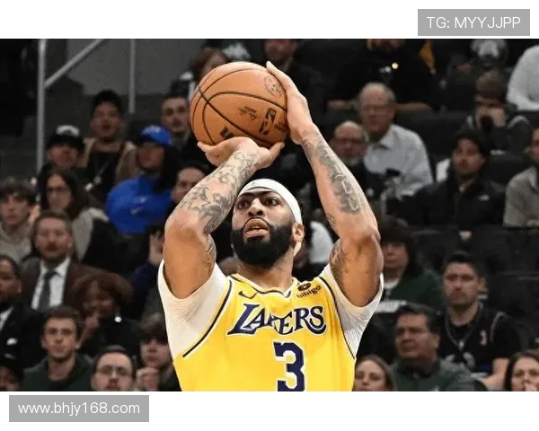 原创独行侠安东尼·戴维斯在完胜掘金约基奇后，拿自己的手指开玩笑